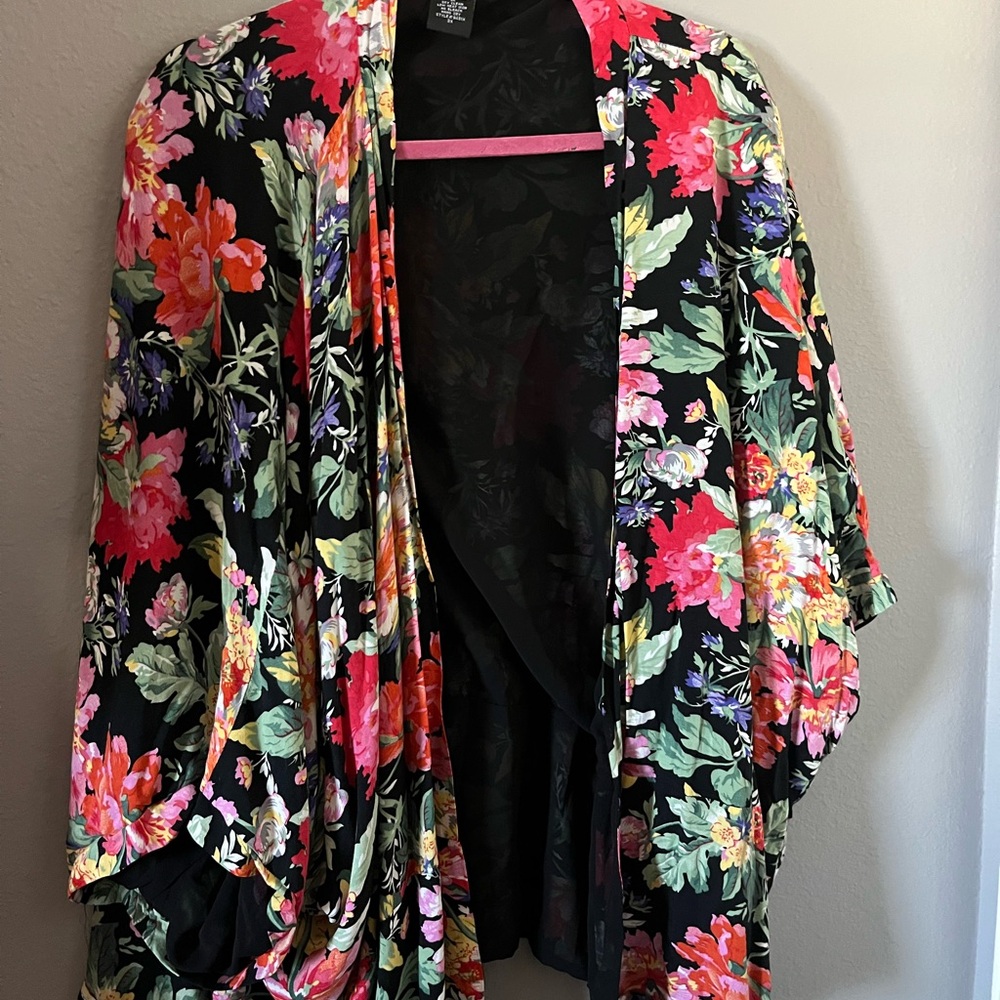 Simply Irresistible Vibrant Floral Kimono